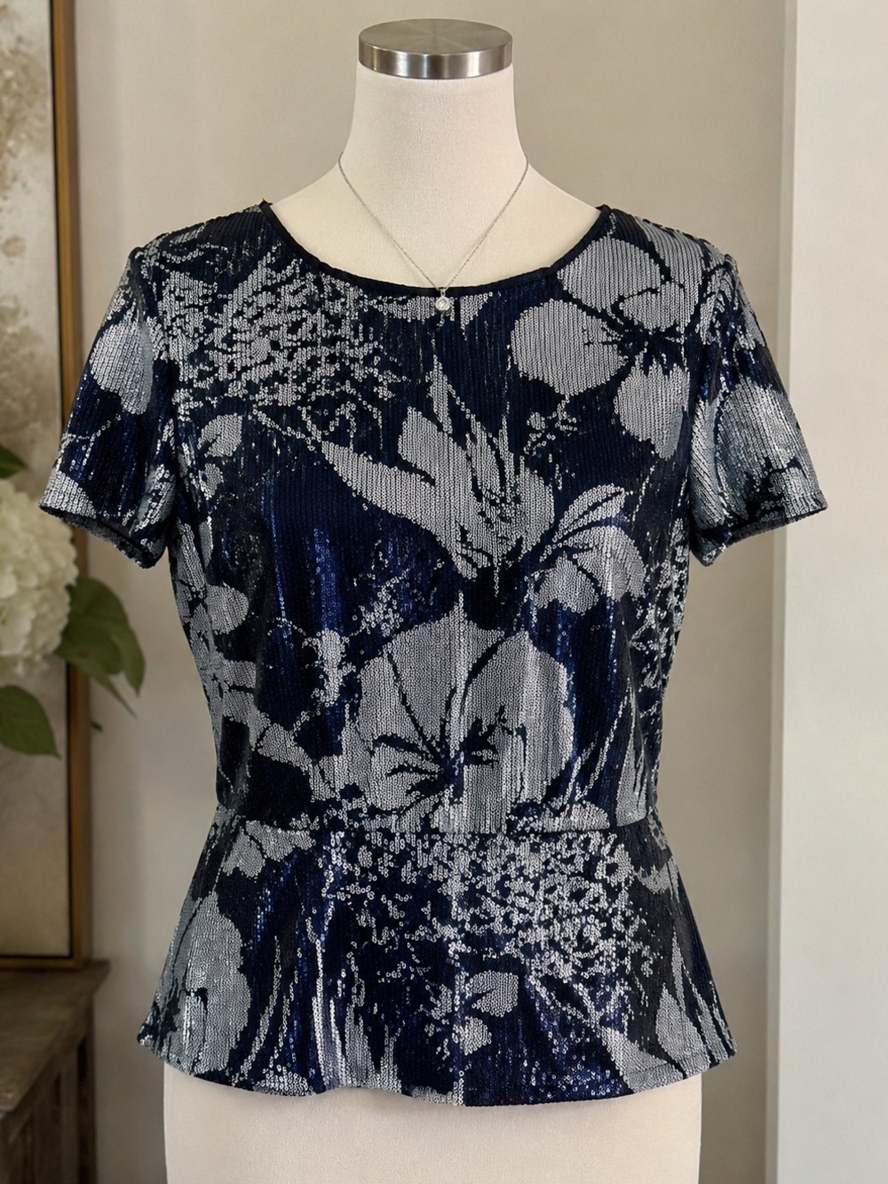 ADRIANNA PAPELL blouse Size 14 Floral Sequin Peplum Top Navy Silver